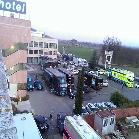 Planet Hotel
